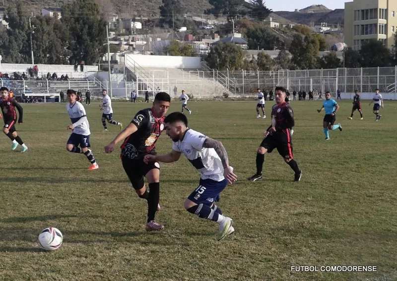 TRES PARTIDOS EL DOMINGO POR LA PRIMERA "A"